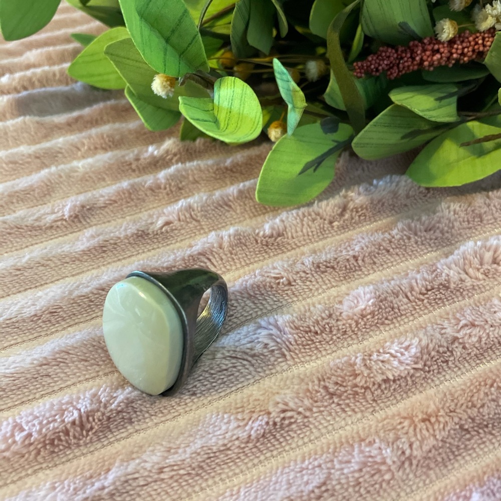 Ring - Picture 4 of 4